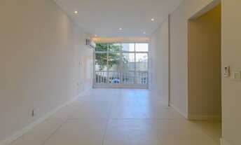 Imagem 3: Apartamento à Venda em Ipanema Totalmente Reformado de 112m² com 3 Quartos com Armários Se