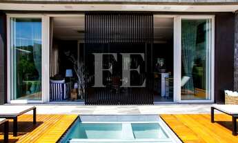 Imagem 5: A MAIOR E MAIS LUXUOSA CASA EM CONDOMÍNIO FECHADO EM BALNEÁRIO CAMBORIÚ - PÉ NA AREIA