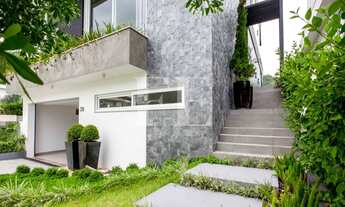 Imagem 3: A MAIOR E MAIS LUXUOSA CASA EM CONDOMÍNIO FECHADO EM BALNEÁRIO CAMBORIÚ - PÉ NA AREIA