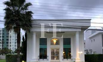 Imagem: CASA LUXUOSA ESTILO NEOCLÁSSICO LOCALIZADA