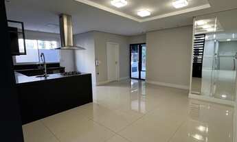 Imagem: Casa a venda no condomínio de alto padrão