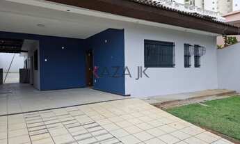 Imagem: Casa térrea recém reformada no bairro