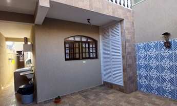 Imagem 2: Casa à venda com 3 dormitórios 1 suíte, espaço gourmet garagem para 2 carros