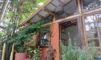 Imagem 3: CASA EM MEIO A NATUREZA A 5 MINUTOS DO CENTRO DE EMBU DAS ARTES