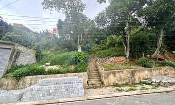 Imagem: Terreno à venda em Embu das Artes-SP, Vila