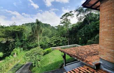 Imagem 7: Excelente casa em condomínio arborizado, com fácil acesso ao centro de Embu, centro de Cot