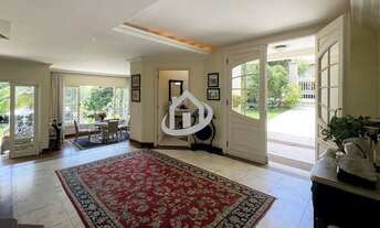 Imagem 7: Linda casa clássica, imponente e integrada, com ótimos acabamentos - GRANJA VIANA