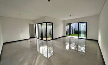 Imagem 4: CASA DE ALTO PADRÃO NO GLÓRIA | RUA SEM SAÍDA | 02 VAGAS DE GARAGEM | CHURRASQUEIRA