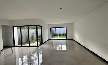 Imagem 3: CASA DE ALTO PADRÃO NO GLÓRIA | RUA SEM SAÍDA | 02 VAGAS DE GARAGEM | CHURRASQUEIRA