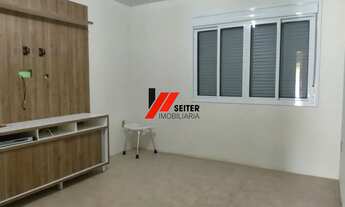 Imagem 4: Casa térrea de esquina com amplo terreno na Armação, próxima à praia, Florianópolis