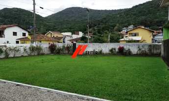 Imagem 7: Casa térrea de esquina com amplo terreno na Armação, próxima à praia, Florianópolis