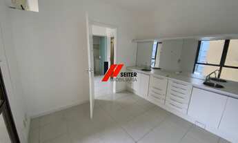 Imagem 2: Sala comercial a venda no Centro de Florianópolis