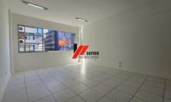 Imagem: Sala comercial à venda no Centro de Florianópolis