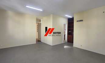 Imagem 6: Casa com 680 m2 estilo antigo no centro de Florianopolis