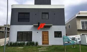 Imagem 3: Casa a venda 3 dormitórios, sendo 3 suítes com 2 vagas de garagem em Localização privilegi