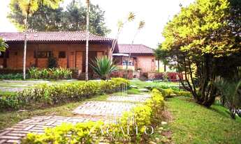 Imagem: 6 dormitórios, 2 suíte, 5 banheiro