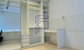 Imagem 2: Imperdível! Apartamento à venda na Barra da Tijuca - RJ, com 2 quartos, 1 suíte, sala, 2 b