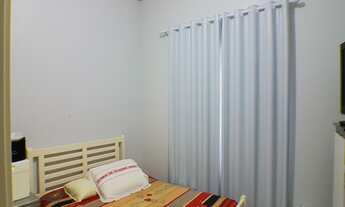 Imagem 6: Vende-se 2 casas, tendo cada uma: com 2 quartos, sendo 1 suíte, toda no porcelanato, forro