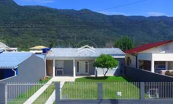 Imagem 2: Casa na Praia de Fora, Palhoça/SC, 3Dorm1Suíte, Escrit/Públic, 330mt do Mar