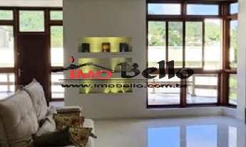 Imagem: Luxuosa casa em condomínio à venda na