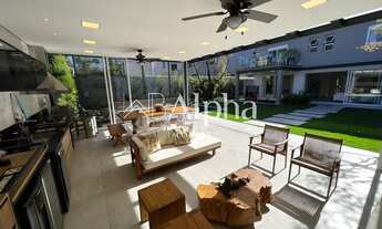 Imagem 6: Casa de alto padrão à venda no Residencial Alphaville 1