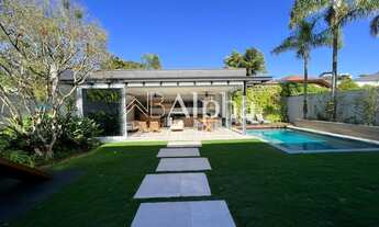 Imagem: Casa de alto padrão à venda no Residencial