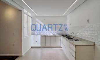 Imagem 6: APARTAMENTO CENTRO HISTÓRICO DE FRENTE COM SACADA REFORMADO PRONTO PARA MORAR