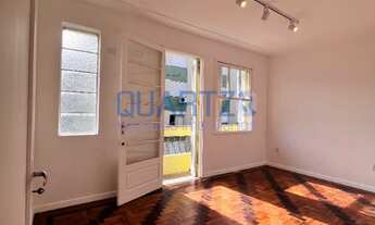 Imagem 2: APARTAMENTO CENTRO HISTÓRICO DE FRENTE COM SACADA REFORMADO PRONTO PARA MORAR