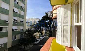 Imagem 4: APARTAMENTO CENTRO HISTÓRICO DE FRENTE COM SACADA REFORMADO PRONTO PARA MORAR