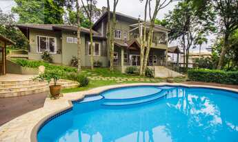 Imagem: Casa de luxo em condomínio na Serra da