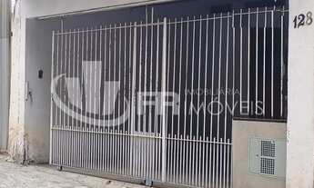 Imagem: Casa com edícula semiacabada à venda no