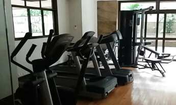 Imagem 4: Apartamento quadra praia Leblon prédio alto padrão centro de Terreno com infra !