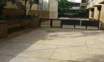 Imagem 7: Apartamento quadra praia Leblon prédio alto padrão centro de Terreno com infra !