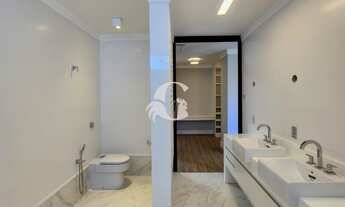 Imagem 4: Casa de luxo em condomínio: 4 quartos, 4 suítes, 4 salas, 7 banheiros, 6 vagas de garagem
