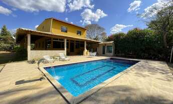 Imagem: Casa de 6 Quartos à Venda no Condomínio