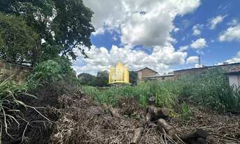 Imagem: Terreno à venda no Centro de Esmeraldas-MG