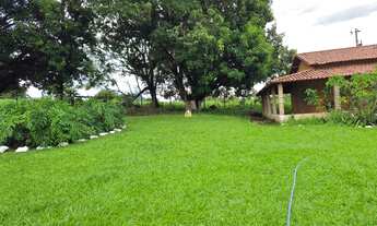 Imagem 2: Fazenda de 9 Hectares à Venda em Esmeraldas - R$1.300.000,00 com Casas, Lagoas e Área Gour