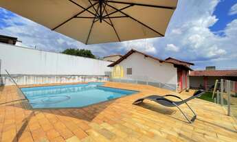 Imagem 2: Casa à Venda no Fernão Dias: 3 Quartos, Área Gourmet e Piscina com Hidro!