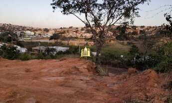 Imagem: Terreno à venda em Esmeraldas-MG, Bairro