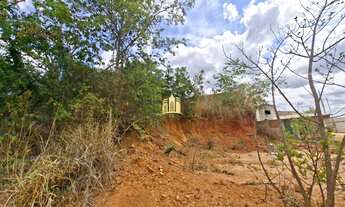 Imagem: Terreno à venda em Esmeraldas-MG, bairro