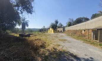 Imagem: Terreno as margens da BR-040