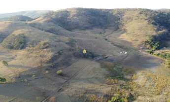 Imagem 6: Fazenda Comercial de Alto Potencial no Centro de Paraopeba-MG: 1 Quarto, 1 Sala, 1 Banheir