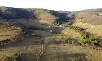 Imagem 3: Fazenda Comercial de Alto Potencial no Centro de Paraopeba-MG: 1 Quarto, 1 Sala, 1 Banheir