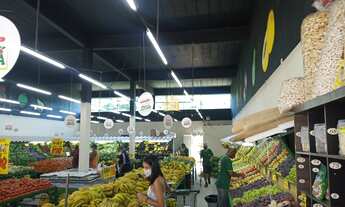 Imagem 4: Loja Comercial à Venda em Santa Cecília, Esmeraldas-MG: 2 Salas, 1 Banheiro, 4 Vagas de Ga