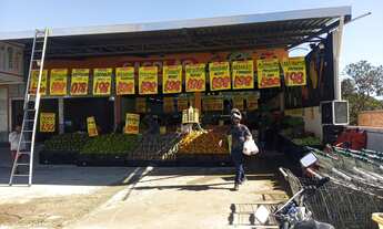 Imagem 2: Loja Comercial à Venda em Santa Cecília, Esmeraldas-MG: 2 Salas, 1 Banheiro, 4 Vagas de Ga