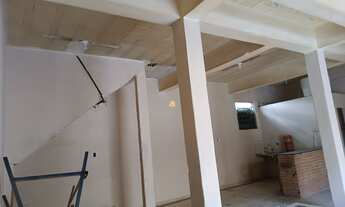 Imagem 4: Loja comercial para locação no Centro de Esmeraldas-MG: 1 sala, 1 banheiro, 80m² de área