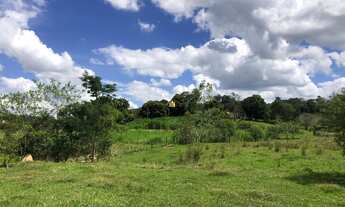 Imagem 2: Terreno Comercial à Venda em Esmeraldas-MG - Oportunidade! 12 Quartos, 4 Suítes, 4 Salas