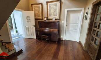 Imagem 4: Perdizes, casa ampla com 380m² ac, 4 suítes, 8 vagas, rua tranquila