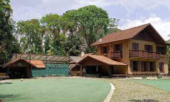 Imagem 4: Sítio com área de 12.000m2, casa sede com 300m2, 5 quartos, estilo colonial