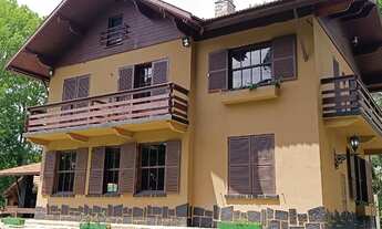 Imagem 2: Sítio com área de 12.000m2, casa sede com 300m2, 5 quartos, estilo colonial